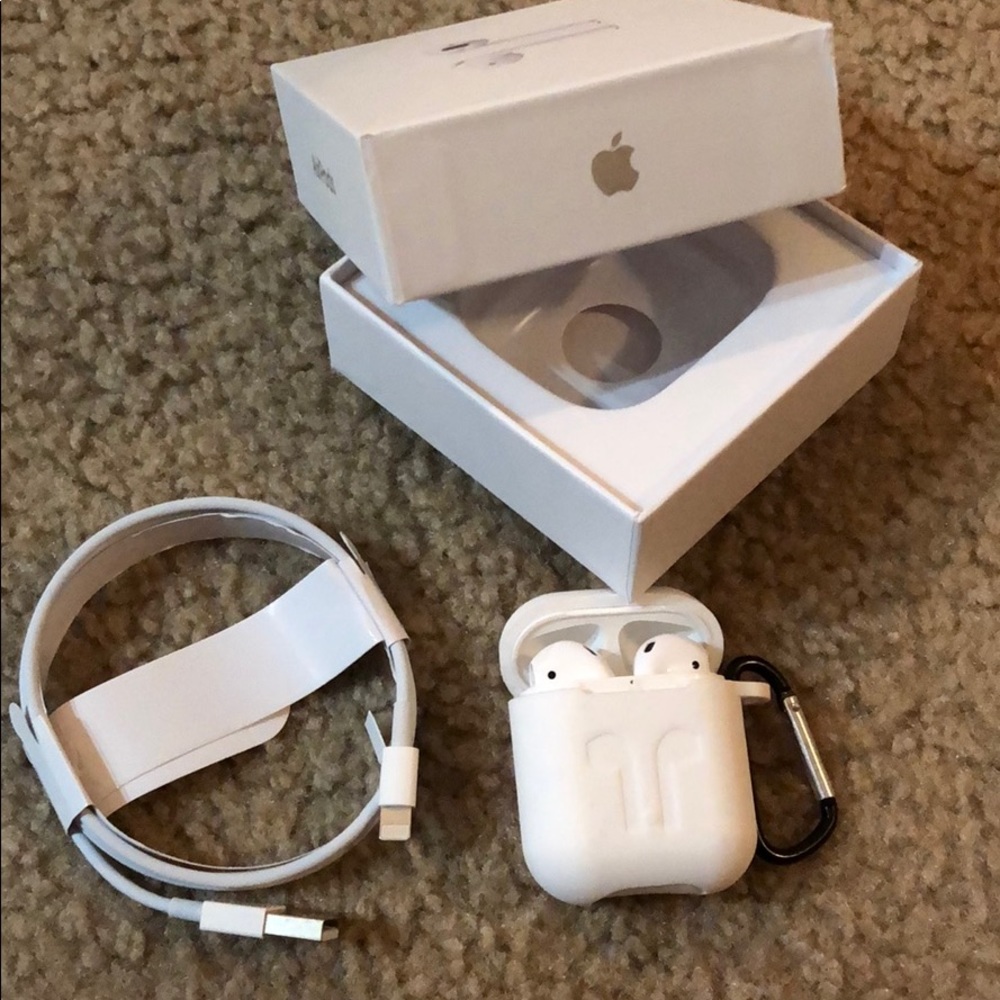 AUTHENTIC Apple AirPods